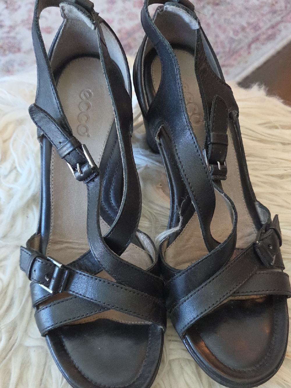 Ecco Black Leather Buckle Strap Sandals